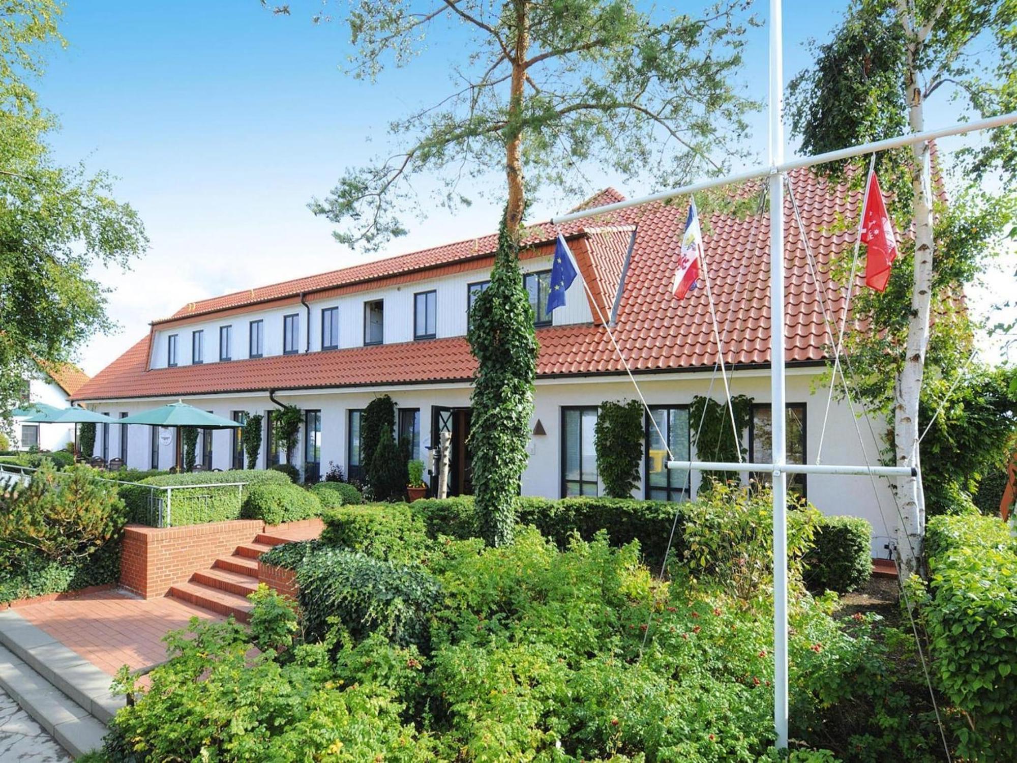 Apartments Post Hiddensee, Вите Екстериор снимка