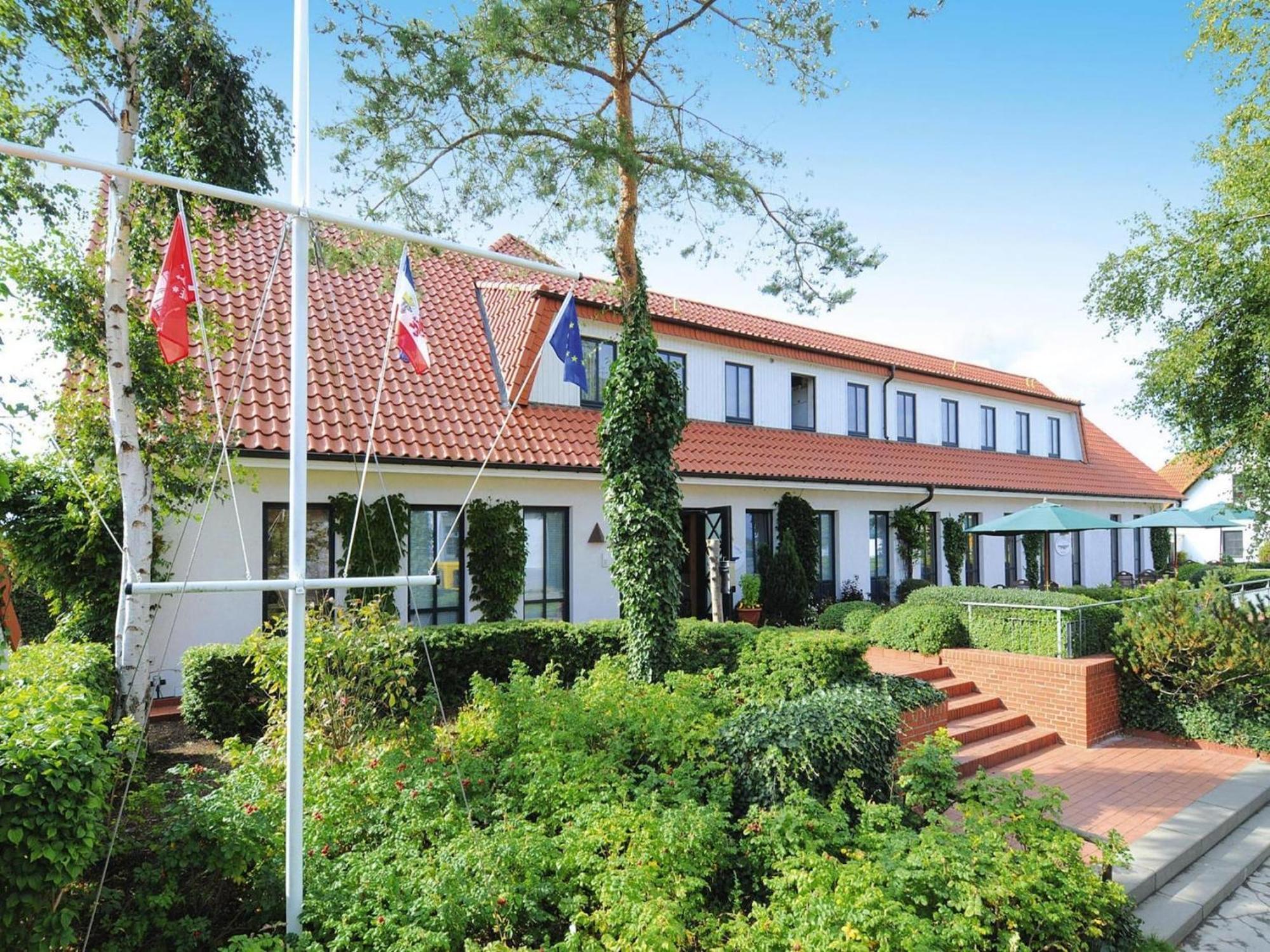 Apartments Post Hiddensee, Вите Екстериор снимка